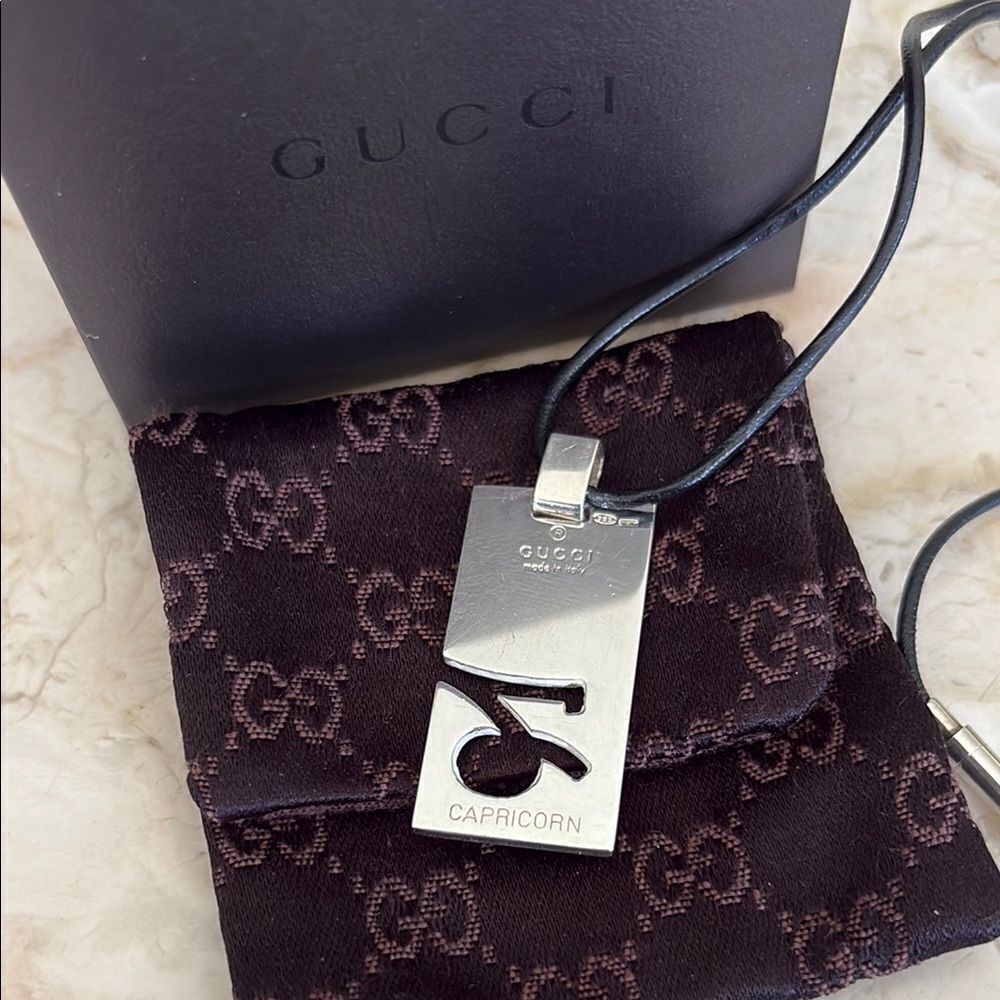 Gucci 925 Sterling Silver Capricorn Dog Tag Leather Cord Unisex Necklace in Box